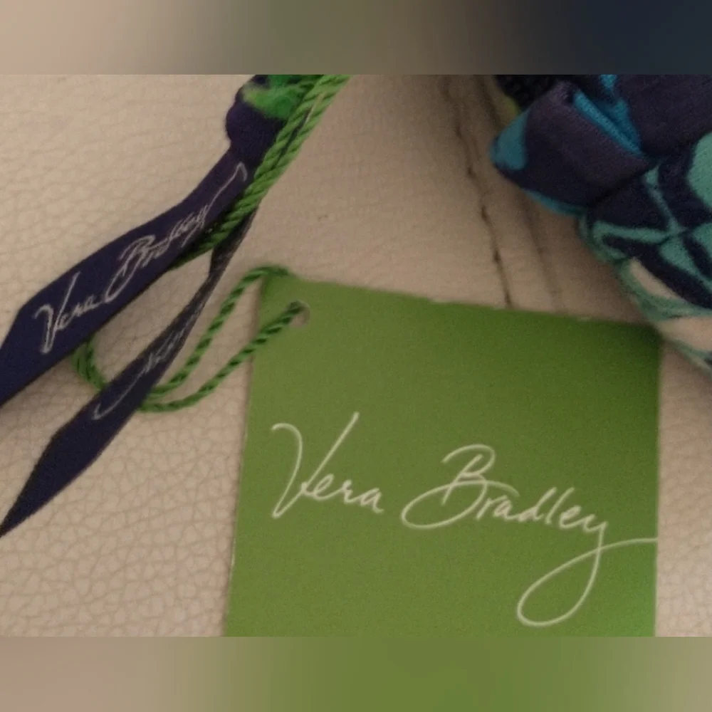 Brand new with tags Vera Bradley Large Cosmetic Bag Pattern: Katalina Blues - Picture 5 of 7